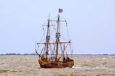 Petite La Belle